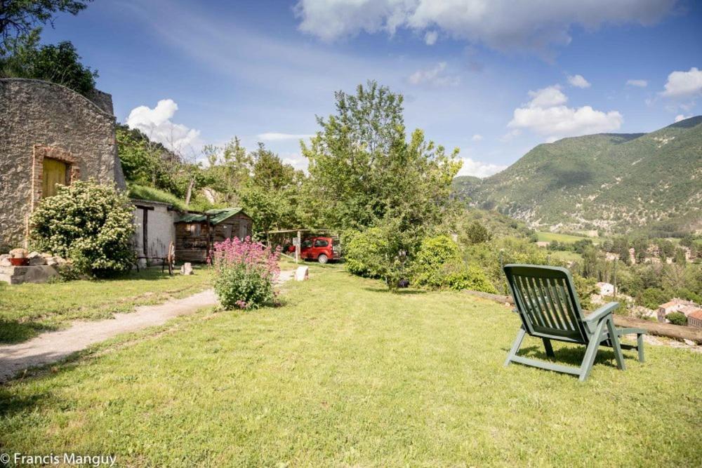 Gite Chambres D'Hotes Le Bellevue Montbrun-les-Bains Exterior foto