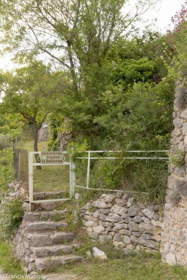 Gite Chambres D'Hotes Le Bellevue Montbrun-les-Bains Exterior foto