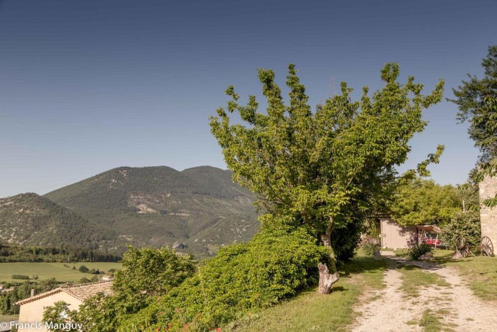 Gite Chambres D'Hotes Le Bellevue Montbrun-les-Bains Exterior foto